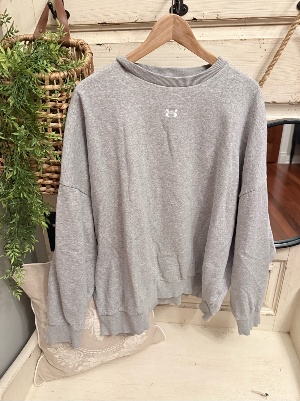 Under Armour Gray Crewneck Sweatshirt